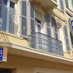 努维尔酒店 Saint-Raphaël