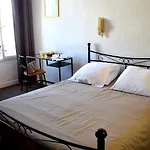 努维尔酒店 酒店 2*