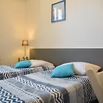 努维尔酒店 2* Saint-Raphaël
