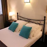 努维尔酒店 2*