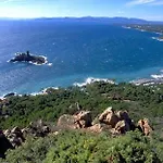 努维尔酒店 Saint-Raphaël