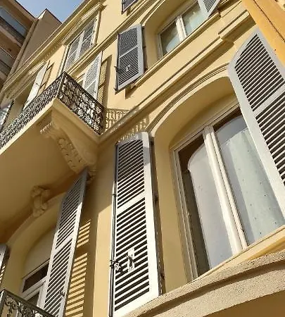 Nouvel 2* Saint-Raphael (Var)