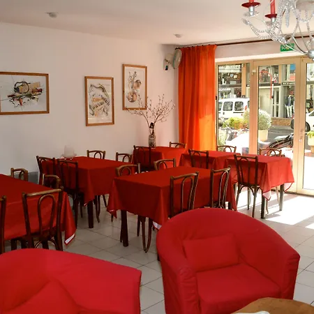 Hotell Nouvel Saint-Raphaël