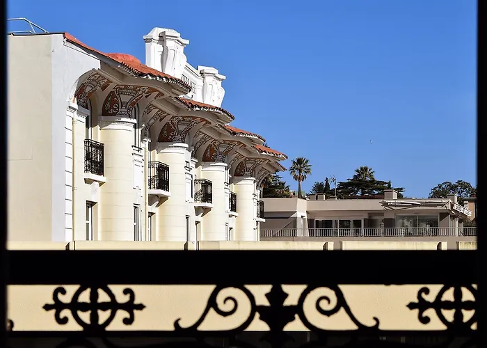 Nouvel Hotel Saint-Raphael (Var)